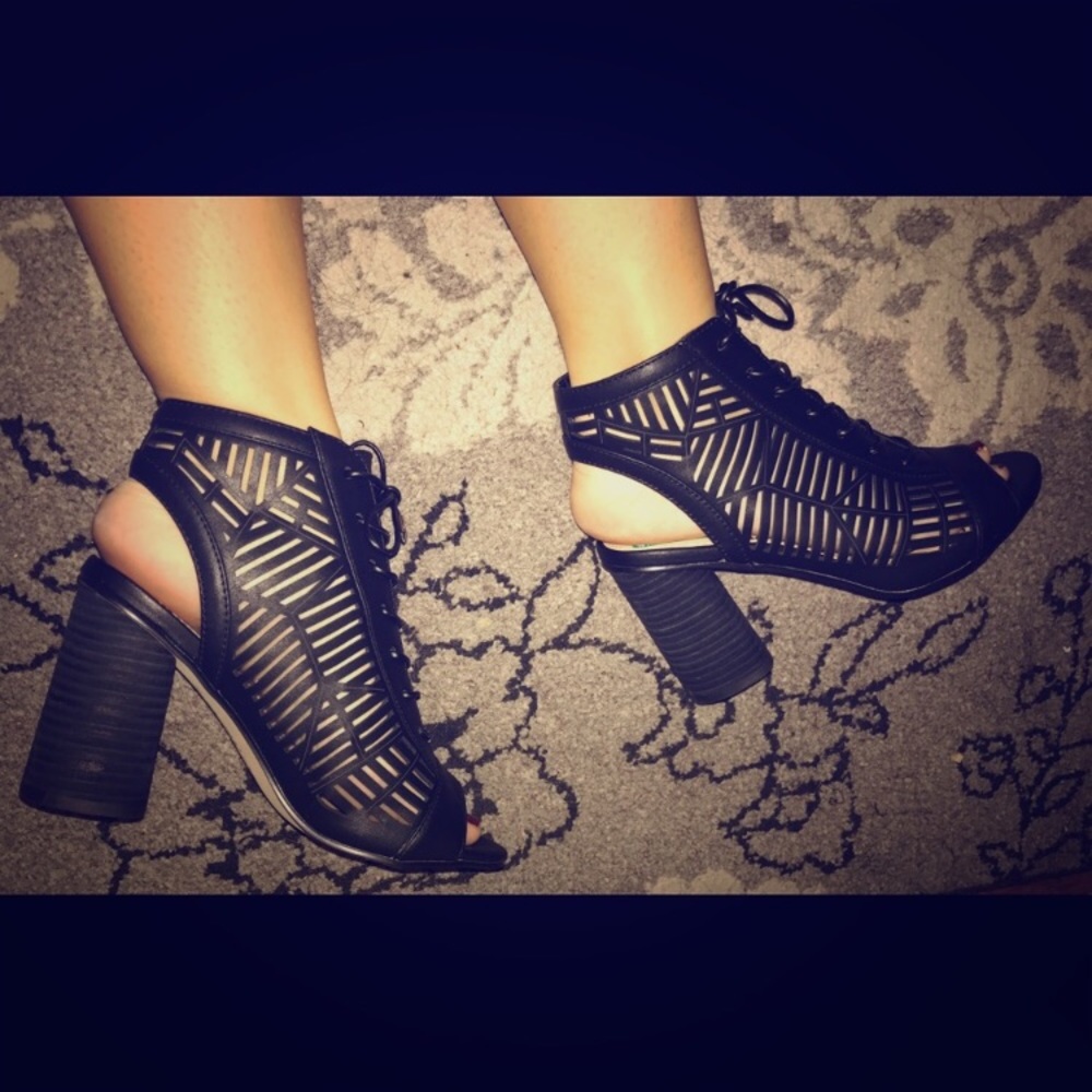 Sam Edelman black lace up heels