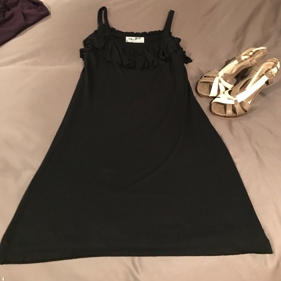 Steve Madden Dresses & Skirts - Ruffled Mini Dress || Steve Madden