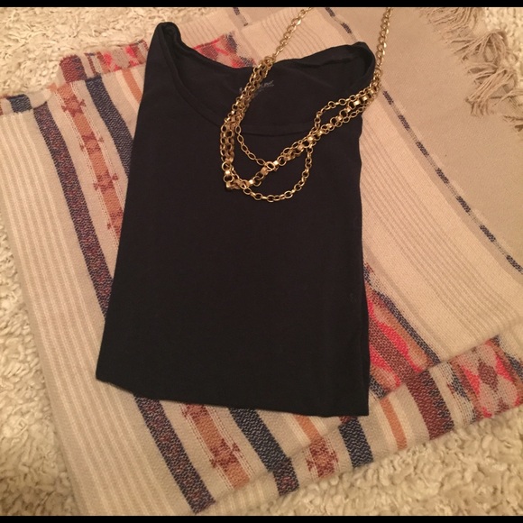 Navy maternity tee with ruched sides - Picture 2 of 6
