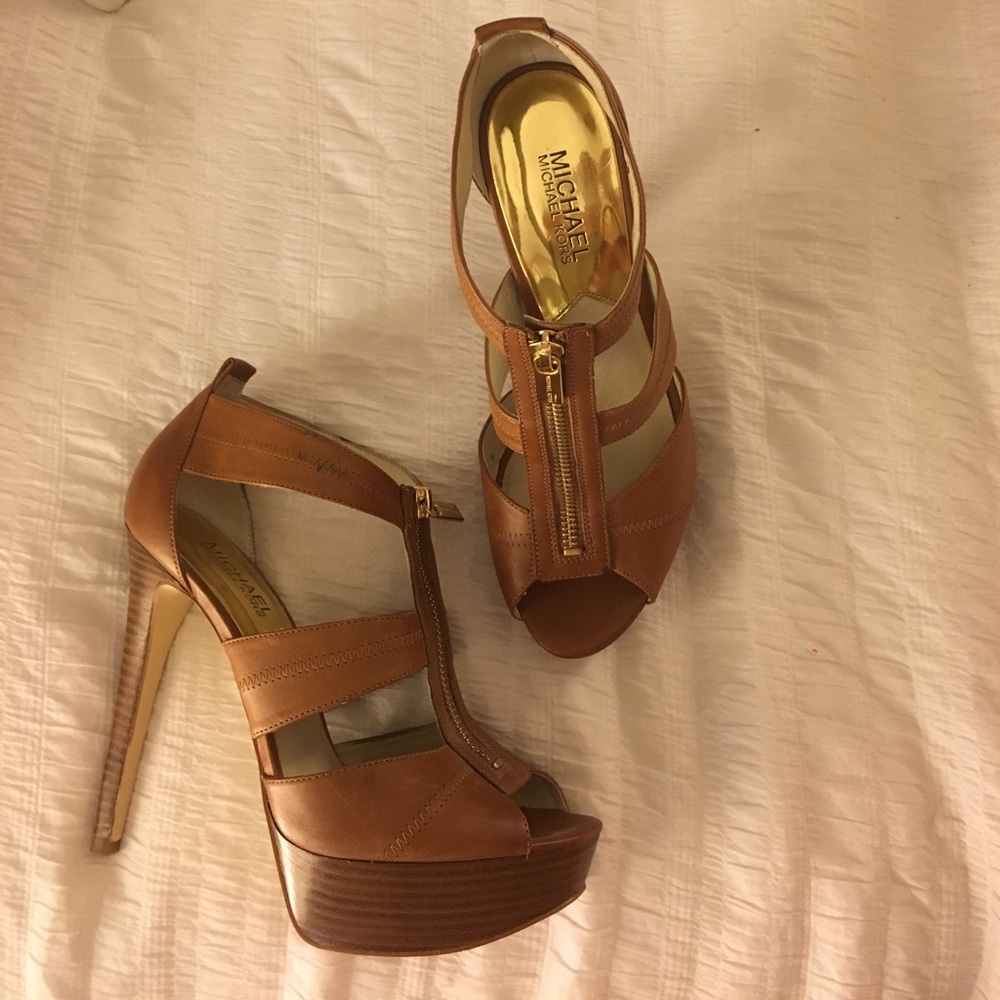 🎗Authentic Michael Kors heels🎗