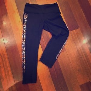 Lululemon black wonder under crops with stripes