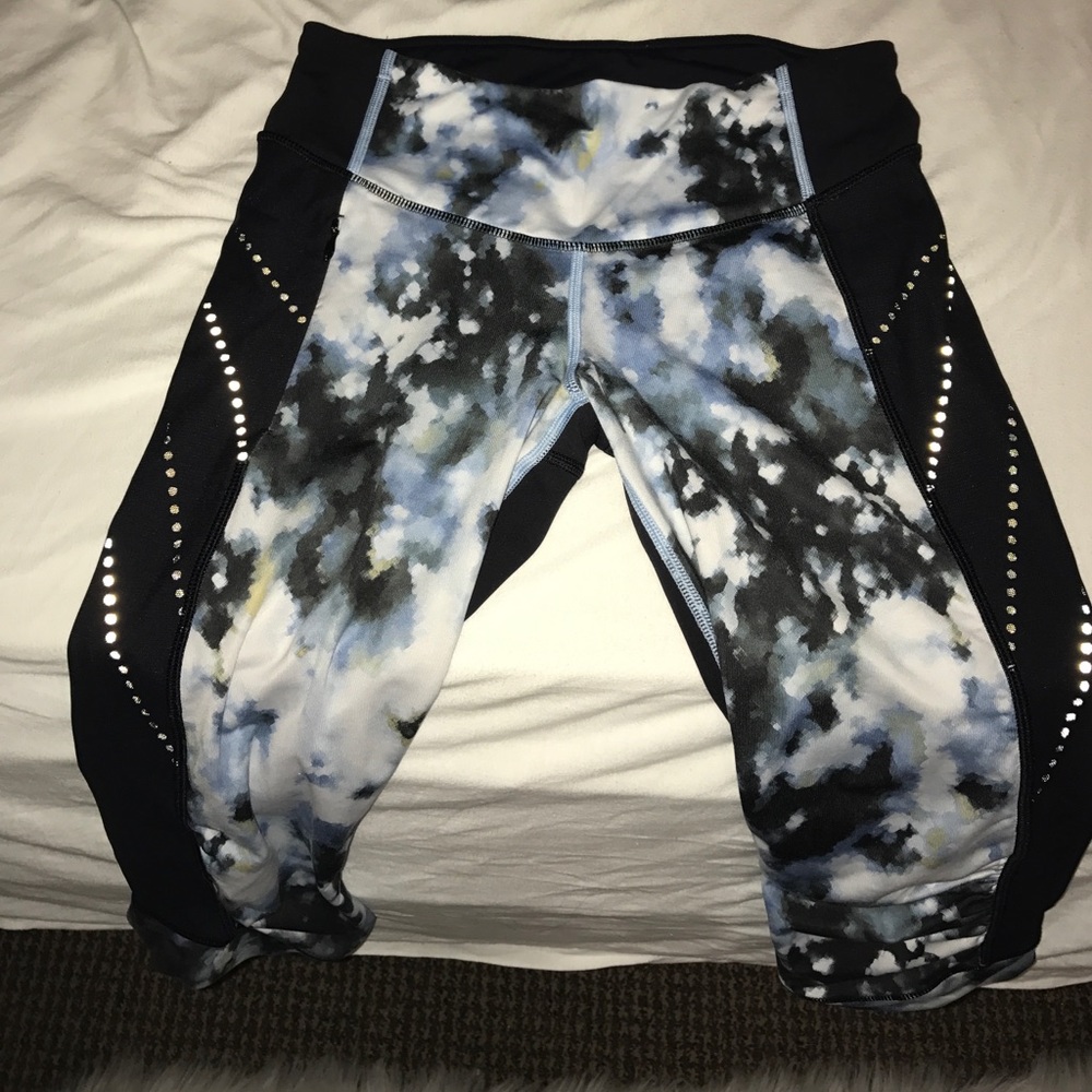 Size 6 Lululemon crop leggings