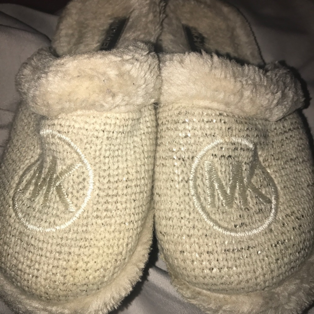 MK Slippers 💙