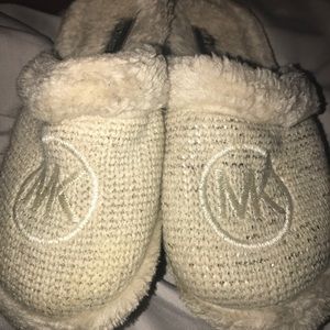 MK Slippers 💙