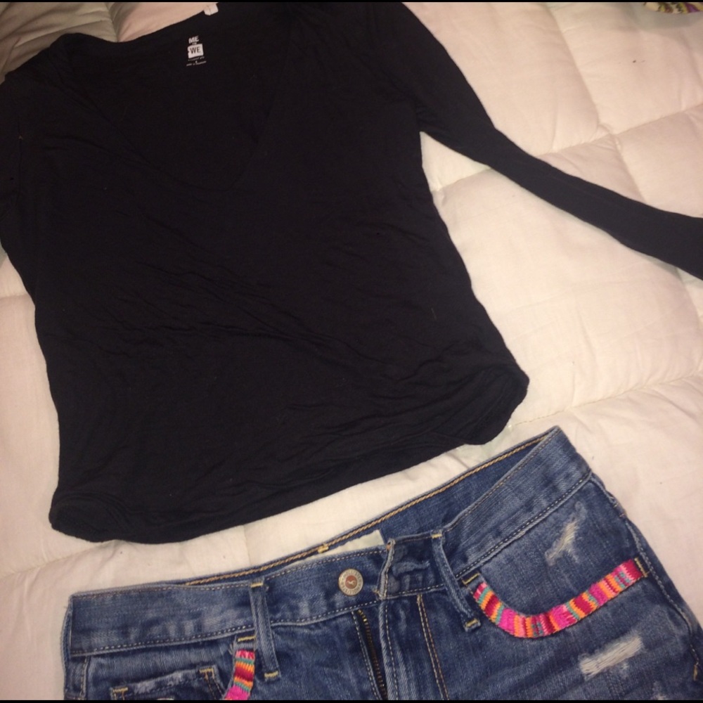 Me to We cropped Long sleeve