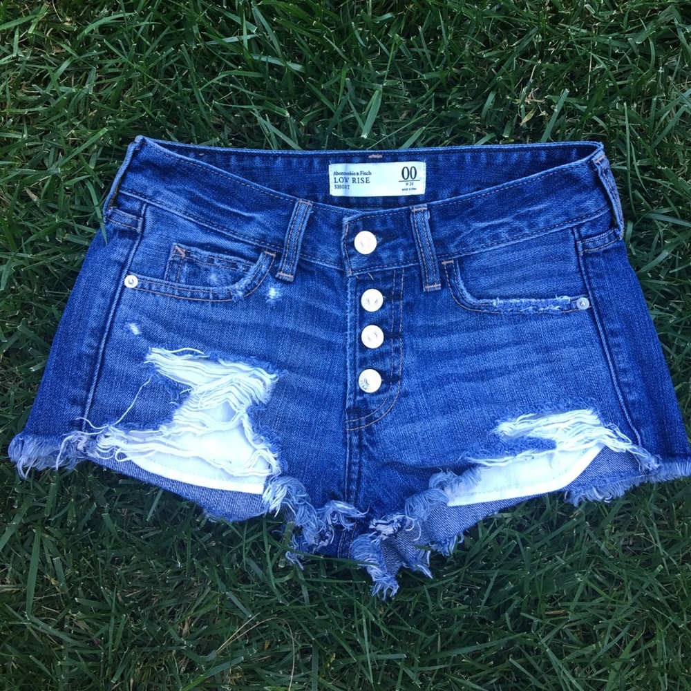 NWOT Abercrombie & Fitch low rise short.