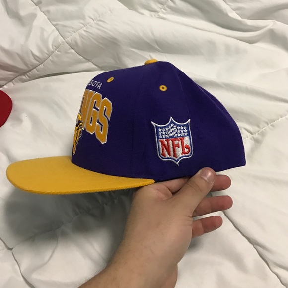 NFL Minnesota Vikings snap back Mitchell & Ness - Picture 2 of 5