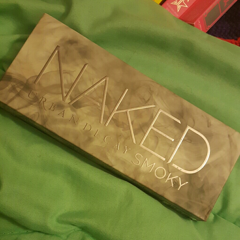 NAKED Smokey Palette