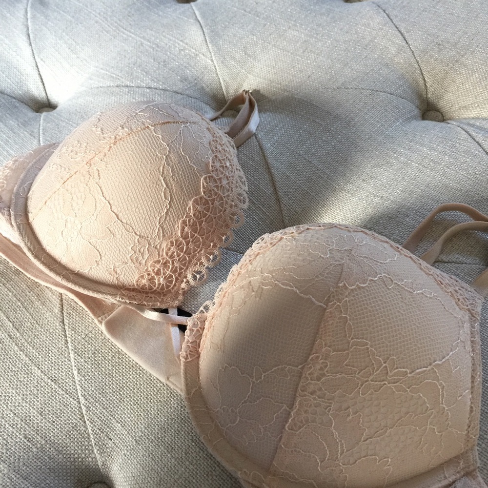 Victoria's Secret Bombshell Bra - 36B NWT