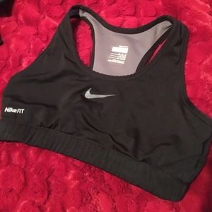 Black sports bra