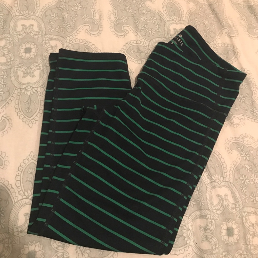 Athleta Chi Capris size SM