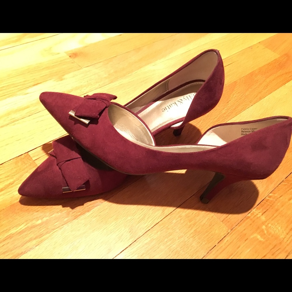 Kelly & Katie Burgundy Heel with Bow Size 8