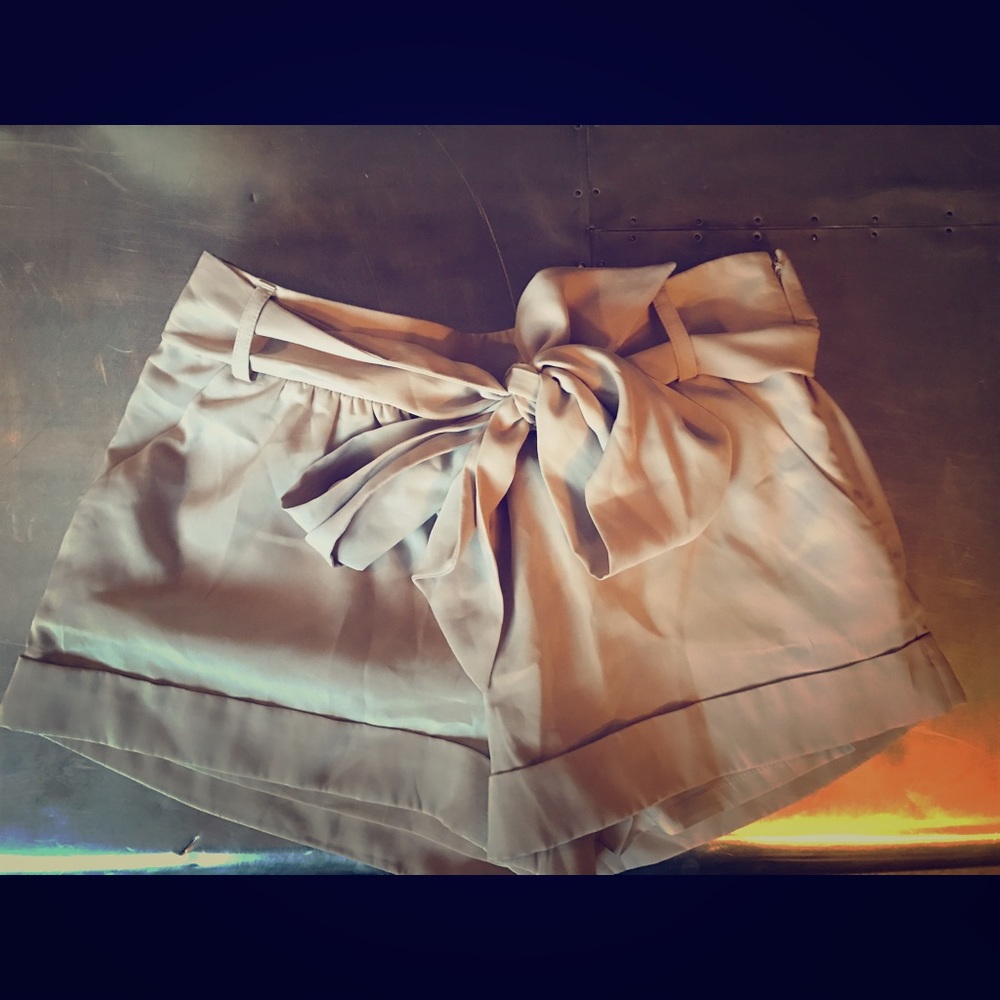 Express 00 tie shorts