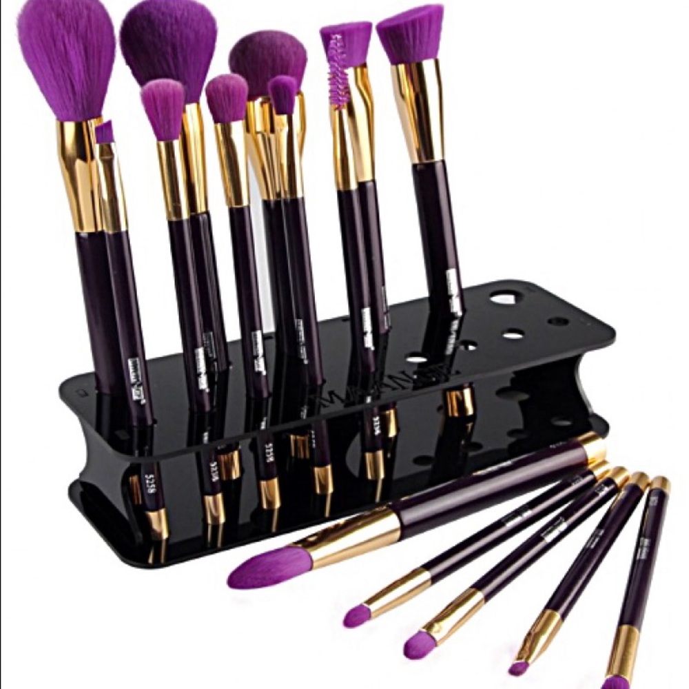 Granite makeup brush holders. DO NOT BUY THIS!