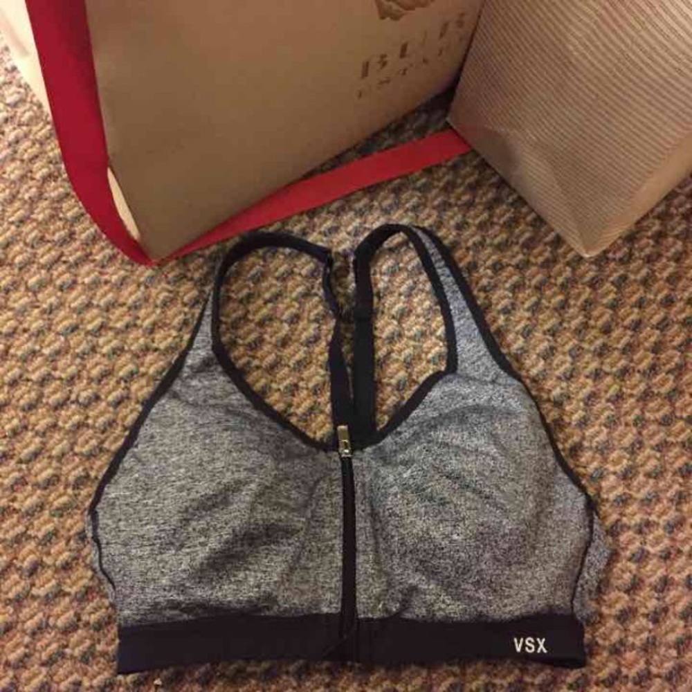 NWOT Victoria's Secret sports bra front zip 32b