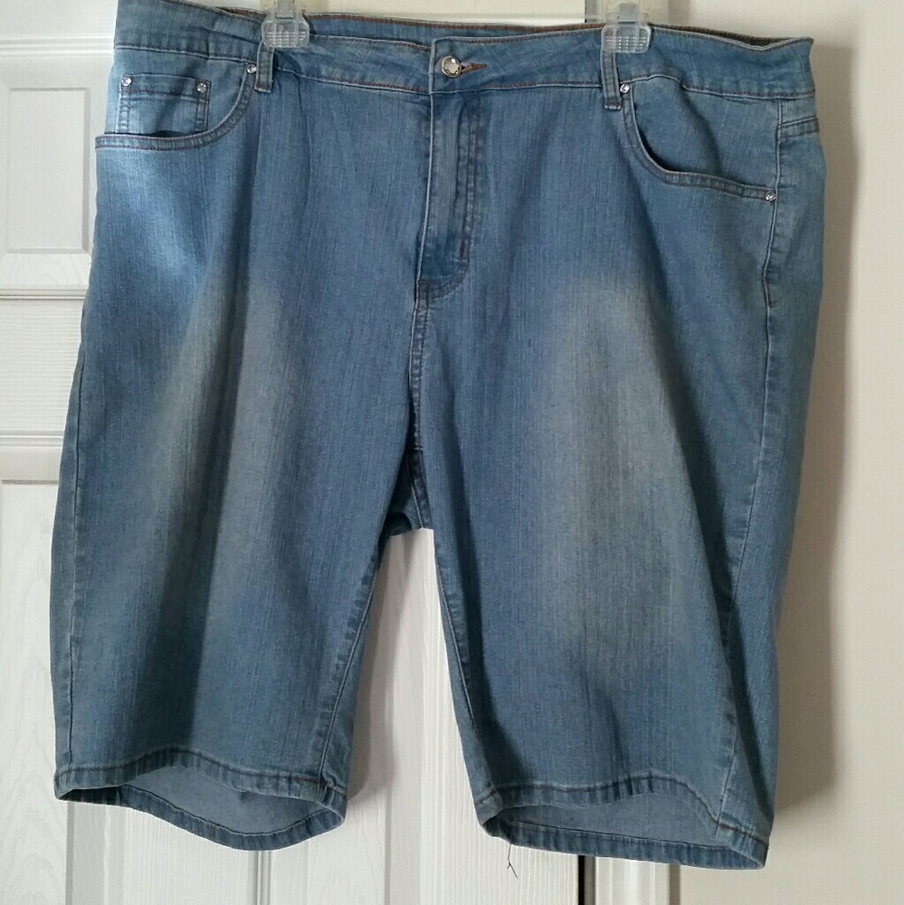 Two toned Jean shorts