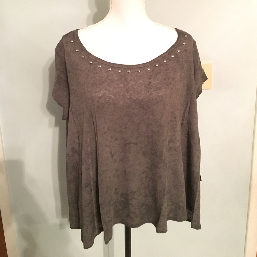 Women's studded Tee Shirt