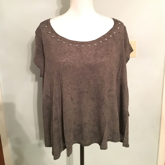 Women's studded Tee Shirt - Picture 1 of 5