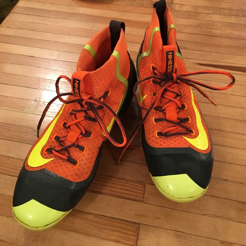 Baseball cleats