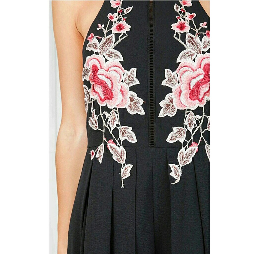 Gorgeous Dress - Picture 4 of 5