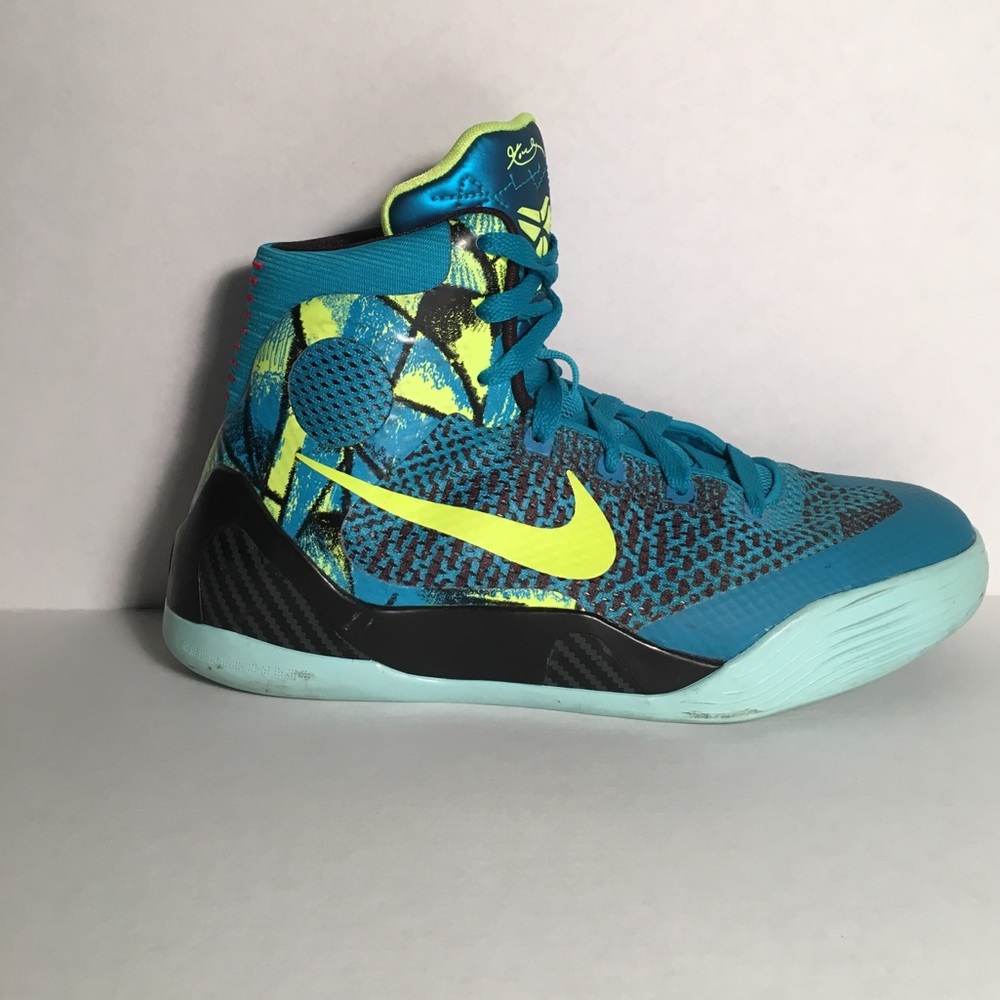 Nike Kobe 9 electric blue boys youth size 5.5