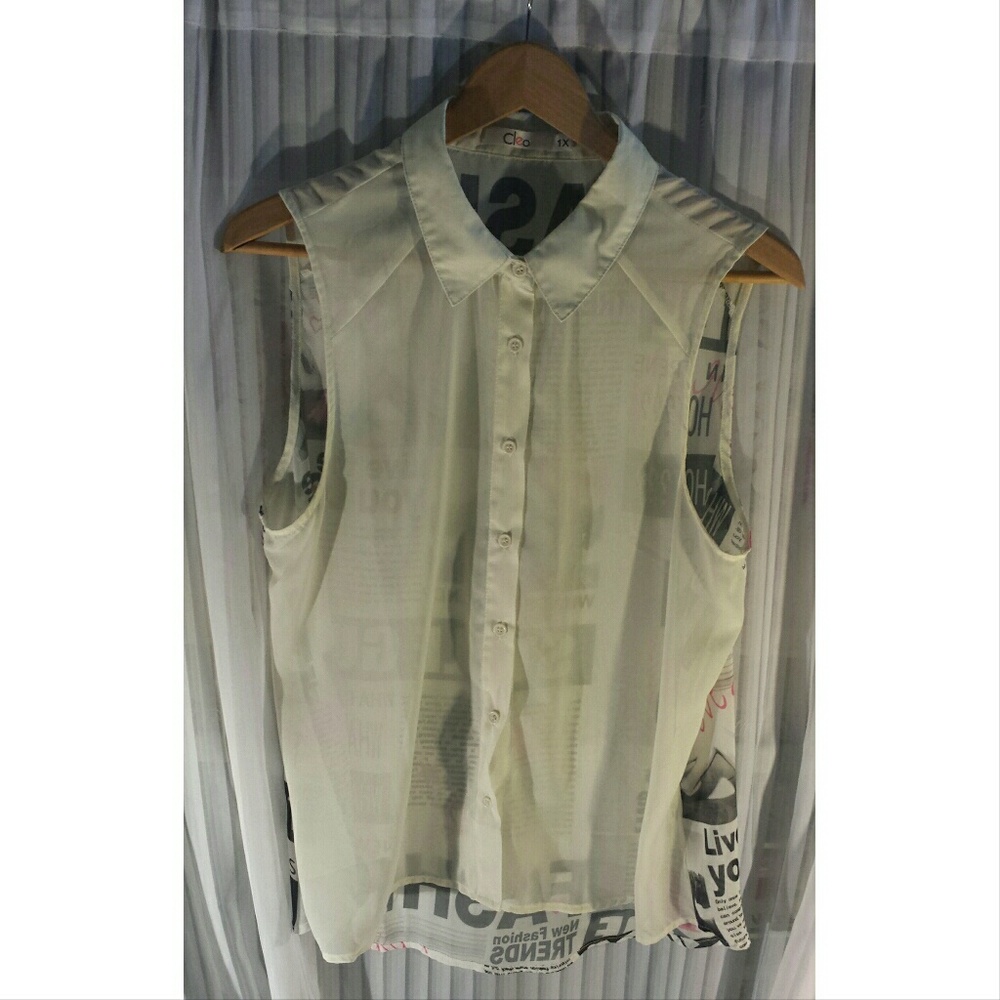 Woman's sleeveless top