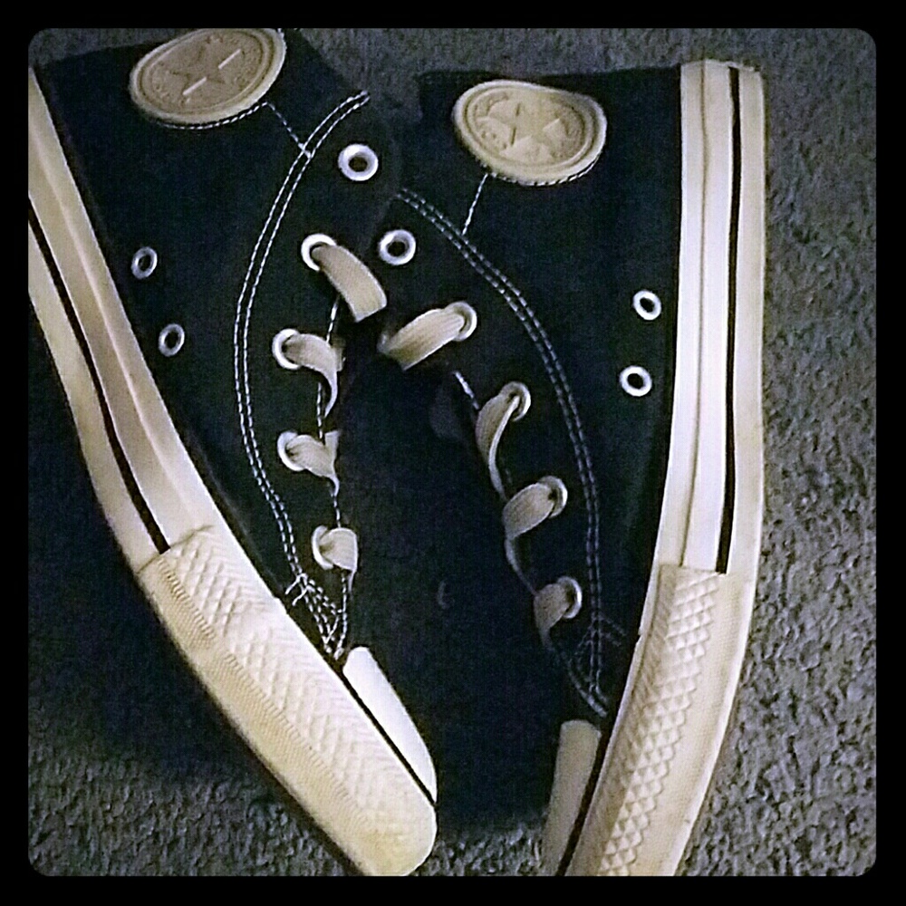 Converse shoes boys size 6