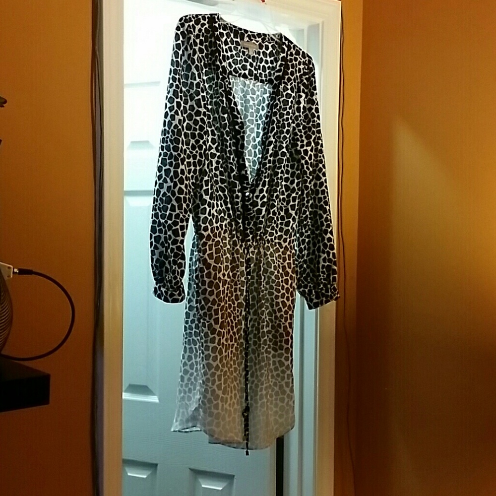 Dress - Picture 2 of 4