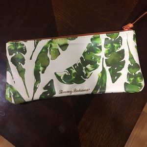 Tommy Bahama Makeup pouch