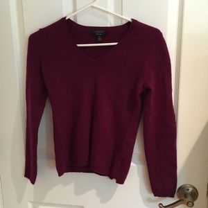 Luxurious plum 100% cashmere sweater