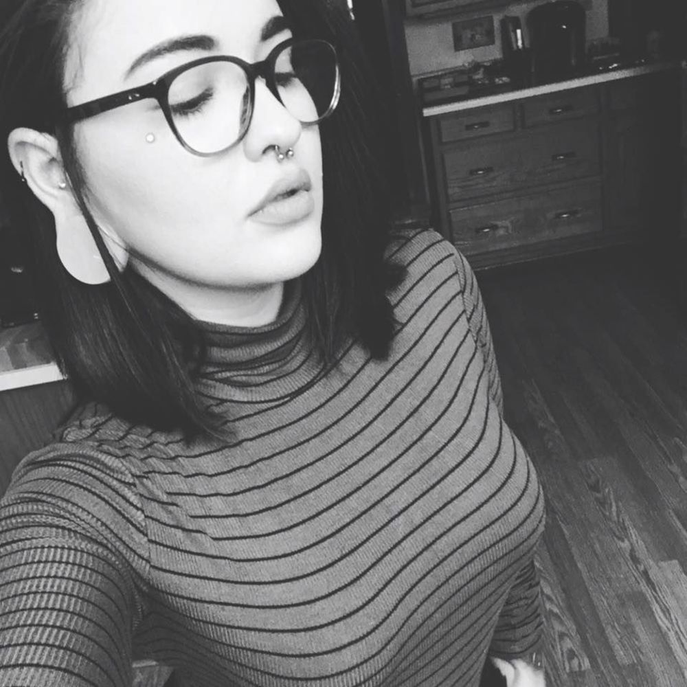Meet your Posher, Monica
