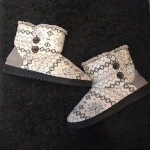 Furry, rubber soles, slippers