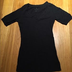 Forever 21 black V-neck shirt