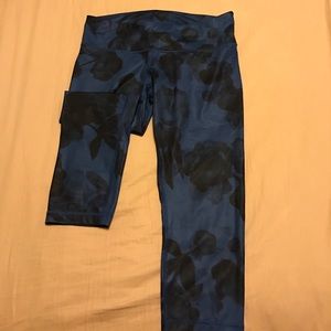 Blue Flower Lululemon Wunder Under Crop