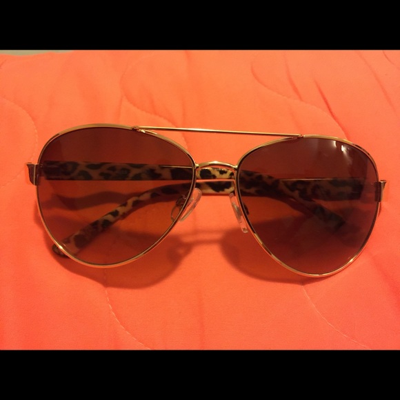 Accessories - 🎉Final drop price🎉Aviator cheetah print shades