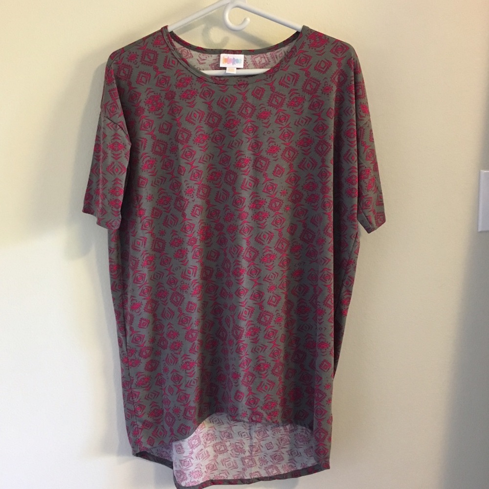 NWOT LuLaRoe Irma tunic