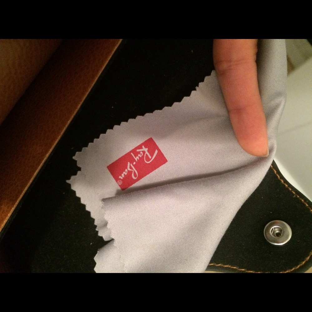Ray ban case - Picture 2 of 2
