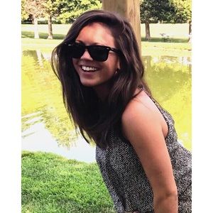 Meet your Posher, Lauren