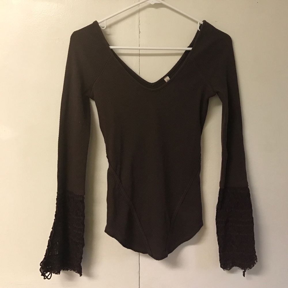 FREE PEOPLE LONG SLEEVED TOP