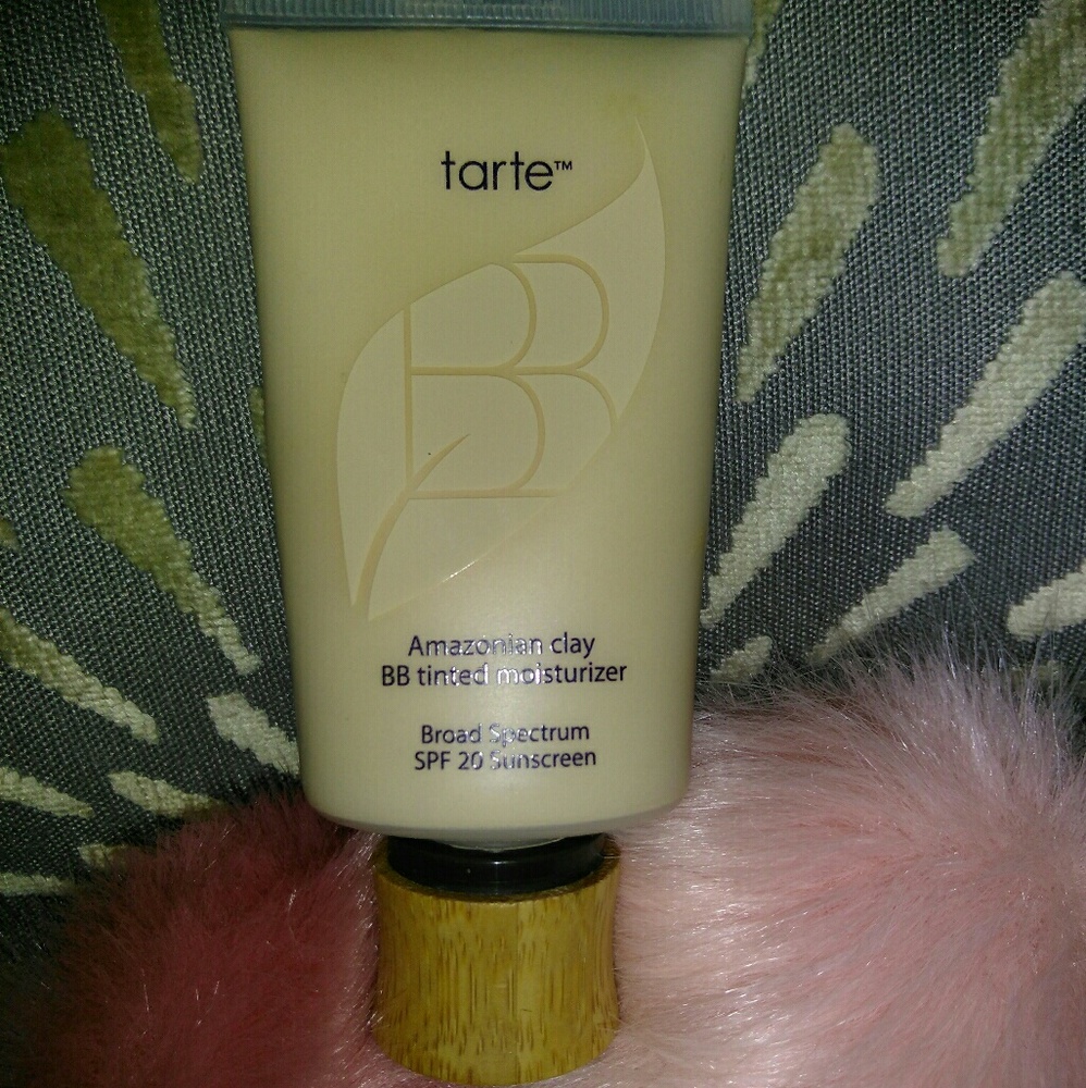 Tarte Amazonian Clay BB mineral foundation