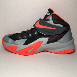 Nike Lebron Solider 8 gray/orange size 6.5 boys