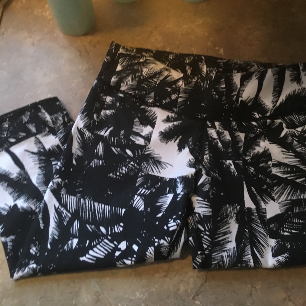 Fabletics Palm Tree Cropped Leggings