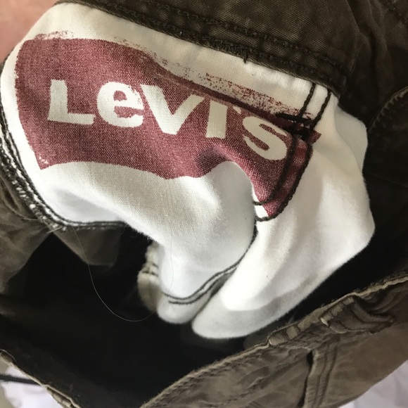 Levi's Tough Stylish Cargo Pants - Picture 4 of 4