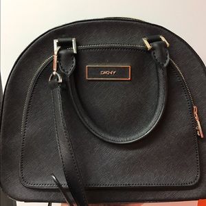 Bucket bag leather