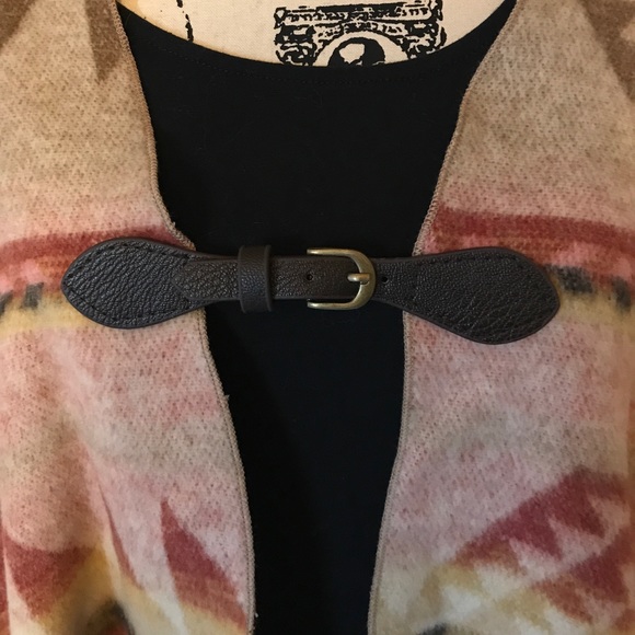 🆕 Aztec Print Poncho - Picture 3 of 4