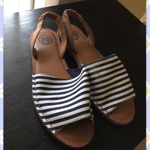 SO authentic American heritage sandals striped