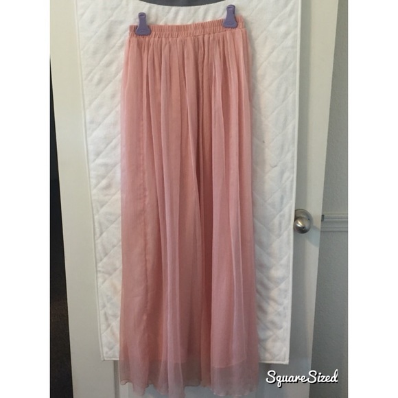 Forever 21 Dresses & Skirts - Beautiful blush maxi skirt.