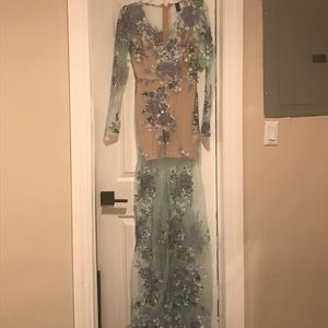 NEW! Never worn..Good condition! Very long dress.