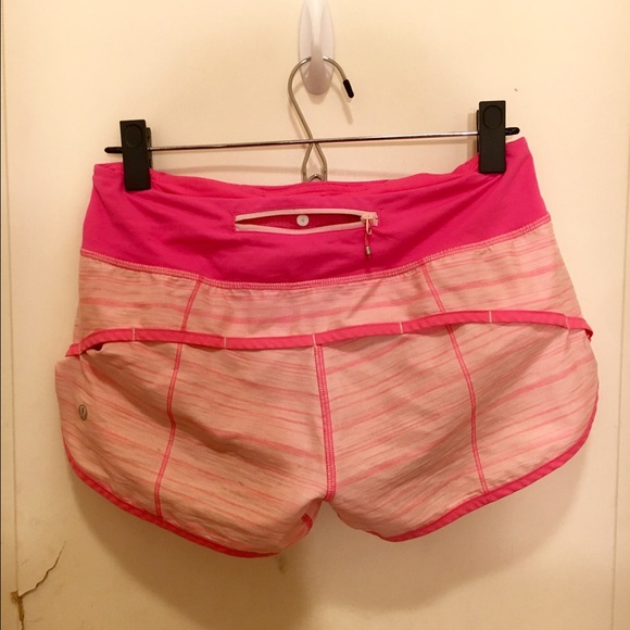 SIZE 4 lululemon shorts hardly worn - Picture 1 of 2