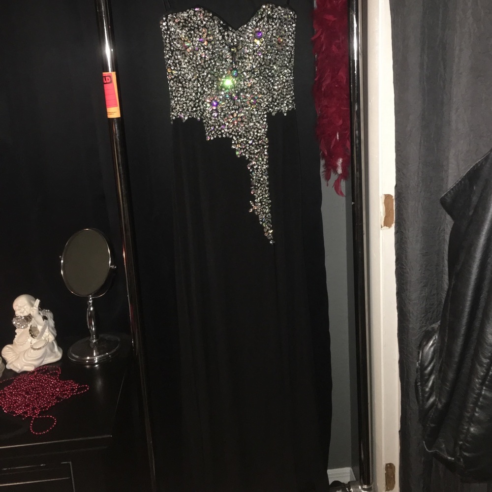 black prom dress